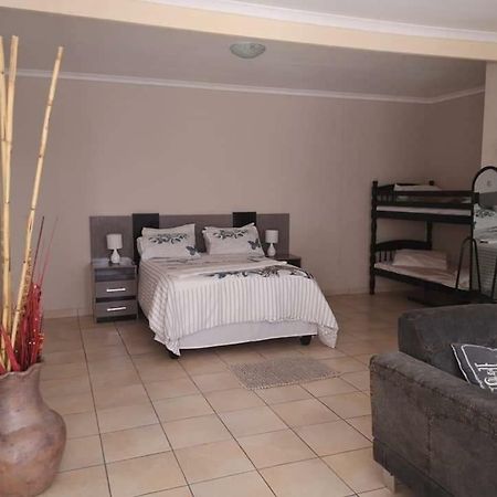 Stevens Guesthouse Swakopmund Zimmer foto