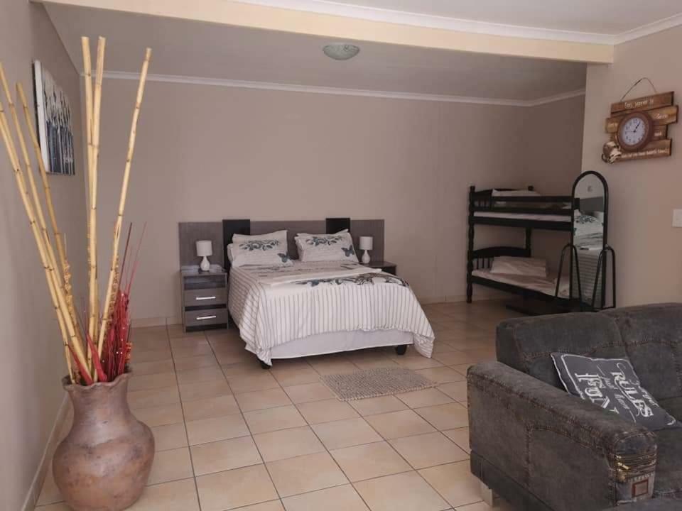 Stevens Guesthouse Swakopmund Zimmer foto